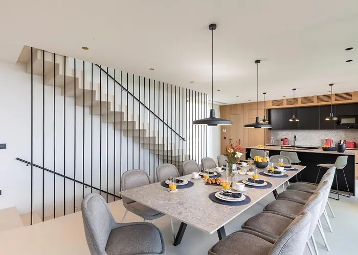 Modern In With Infinity Rooftop Pool