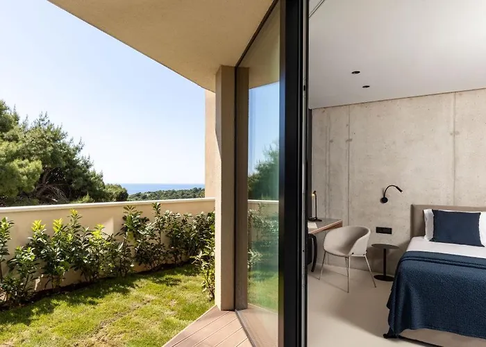 Modern In With Infinity Rooftop Pool Willa *