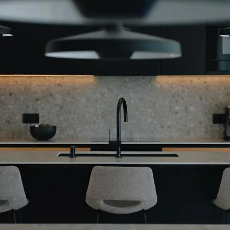 Modern In With Infinity Rooftop Pool Vila *