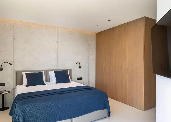 Modern In With Infinity Rooftop Pool Vila *