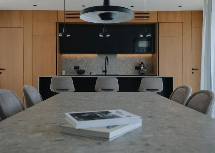 Vila Modern In With Infinity Rooftop Pool