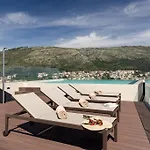 Villa Modern In With Infinity Rooftop Pool