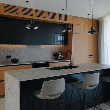 Modern In With Infinity Rooftop Pool * דוברובניק