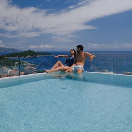 Modern In With Infinity Rooftop Pool Villa *