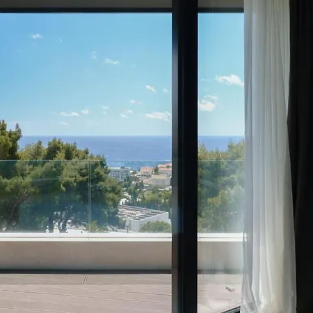 Modern In With Infinity Rooftop Pool Villa