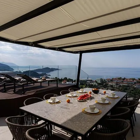Modern In With Infinity Rooftop Pool Villa *