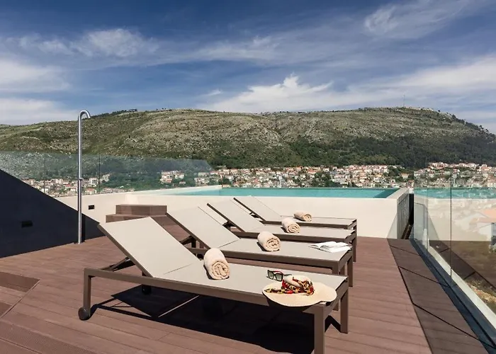 فيلة Modern In With Infinity Rooftop Pool