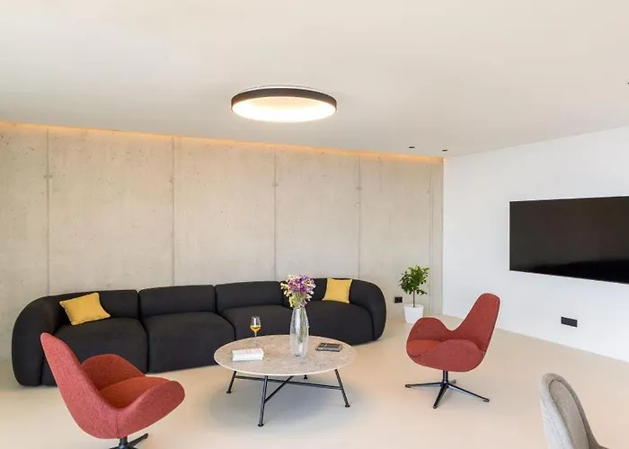 Modern In With Infinity Rooftop Pool دوبروفينك