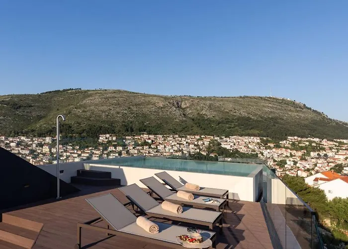 Modern In With Infinity Rooftop Pool * دوبروفينك