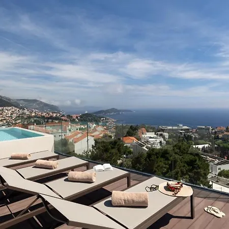 Modern In With Infinity Rooftop Pool 빌라 *
