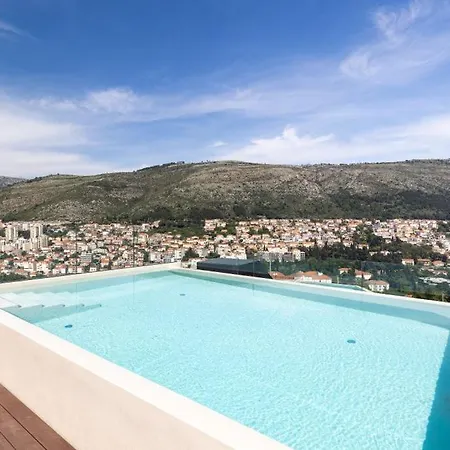 Modern In With Infinity Rooftop Pool 두브로브니크
