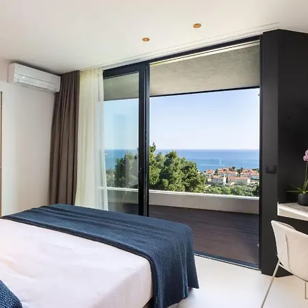 빌라 Modern In With Infinity Rooftop Pool
