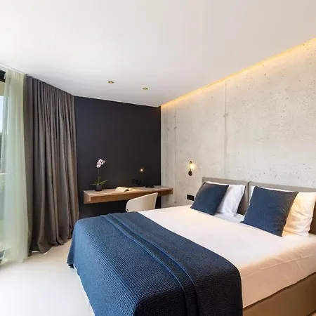 빌라 Modern In With Infinity Rooftop Pool